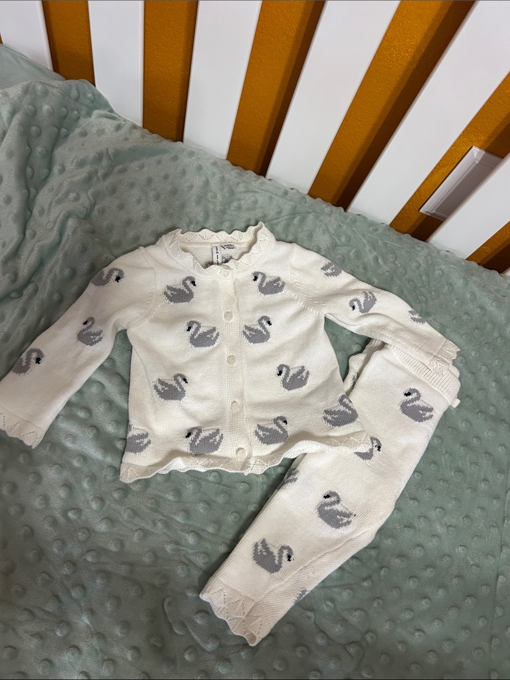 Janie and Jack Cream Knit Pajama Set with Gray Swan Motif